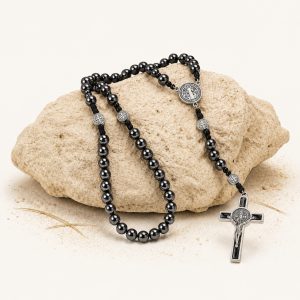 Chapelet Saint-Benoît noir avec médaille et crucifix