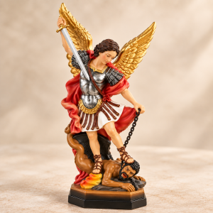 Statue Saint Michel Archange vue trois-quarts